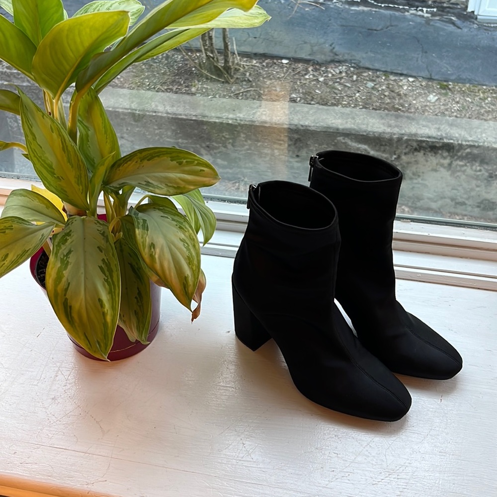 Jessica Simpson Black Heeled Booties size 9